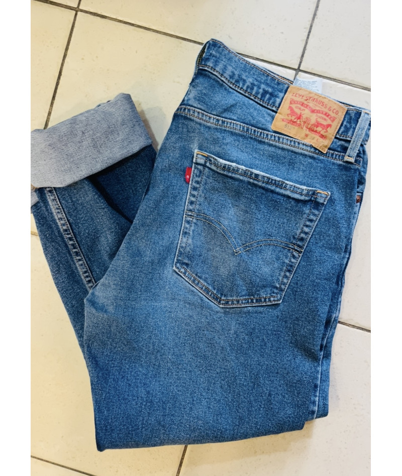 Levi’s 512 tapered fit